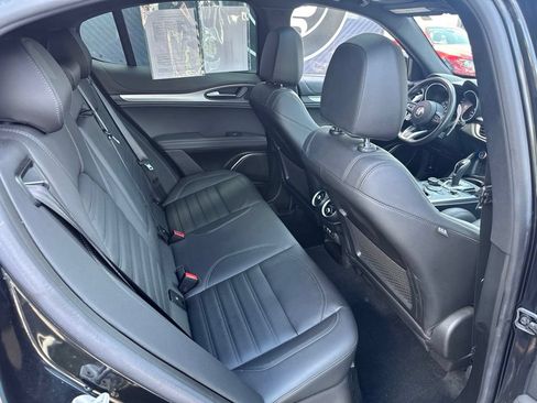 Used 2023 Alfa Romeo Stelvio Veloce AWD/4WD image 59
