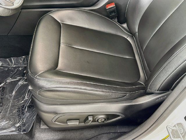 Used 2023 Jeep Grand Cherokee Limited w/ Black Appearance Package AWD/4WD image 18