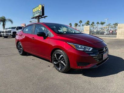 New 2025 Nissan Versa SR w/ Trunk Package