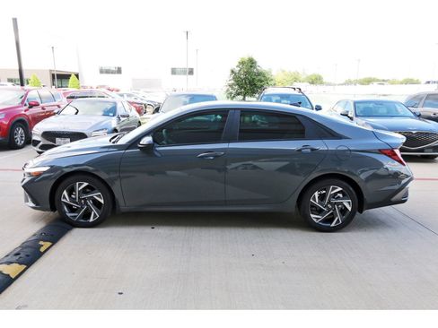 Certified 2025 Hyundai Elantra Sport FWD image 5