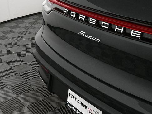 Certified 2026 Porsche Macan image 37