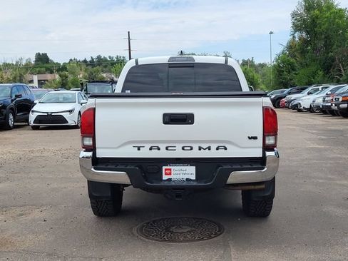 Used 2018 Toyota Tacoma TRD Off-Road AWD/4WD image 4