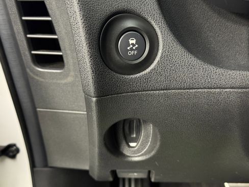 Used 2014 Nissan 370Z Touring w/ Sport Package image 16