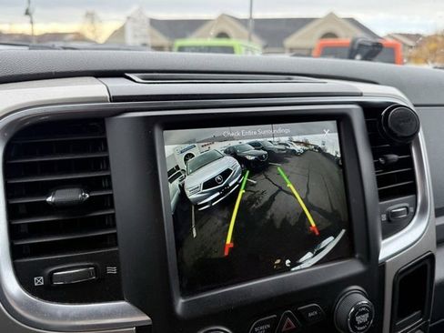 Used 2019 RAM 1500 Classic SLT w/ Luxury Group image 18