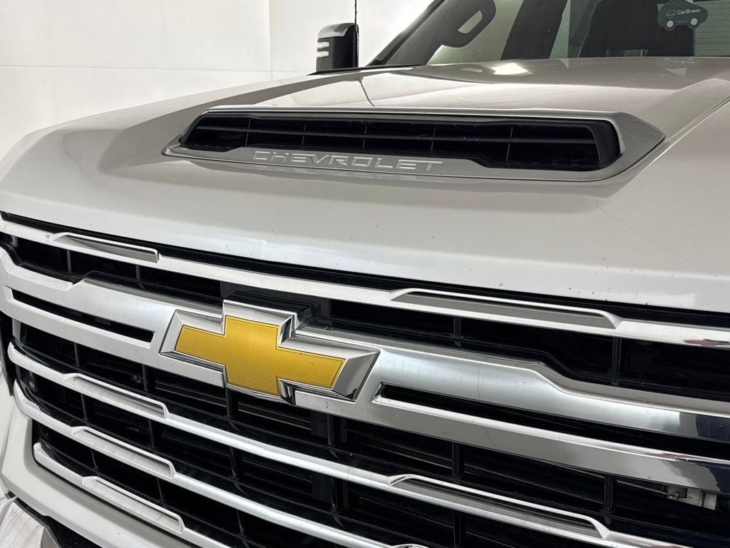 Certified 2024 Chevrolet Silverado 2500 LTZ AWD/4WD image 44