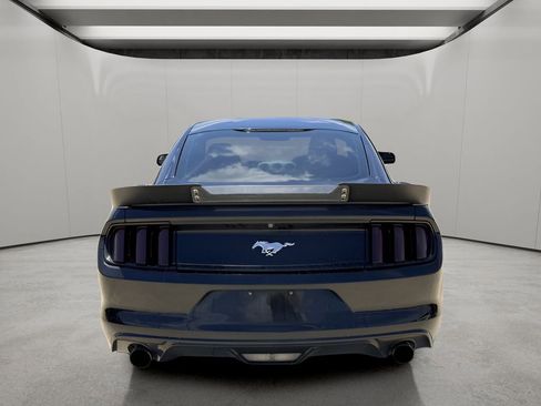Used 2016 Ford Mustang Coupe RWD image 4