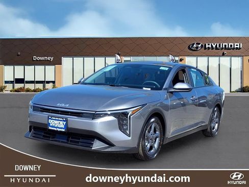 Used 2025 Kia K4 FWD image 1