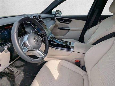 Used 2025 Mercedes-Benz GLC 350e GLC 350e image 11