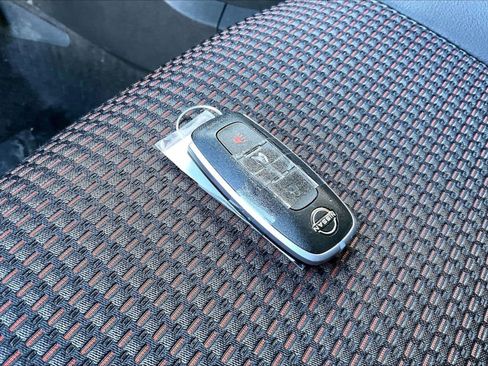 Used 2025 Nissan Kicks SR FWD image 11