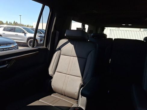 New 2026 Chevrolet Suburban High Country w/ Sun And Tow Package AWD/4WD image 13