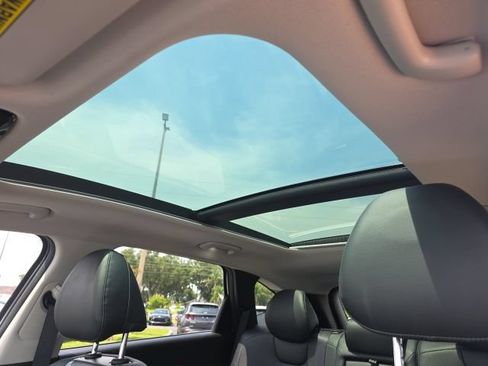Certified 2024 Hyundai Tucson Limited FWD image 5