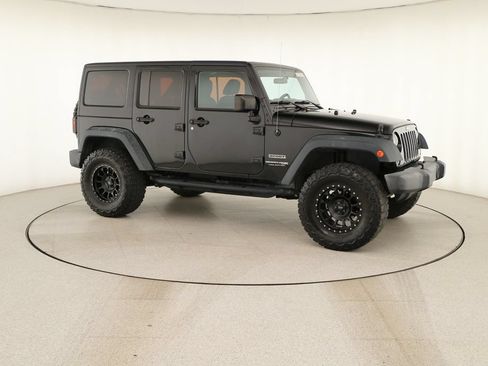 Used 2018 Jeep Wrangler Unlimited Sport w/ Connectivity Group AWD/4WD image 9