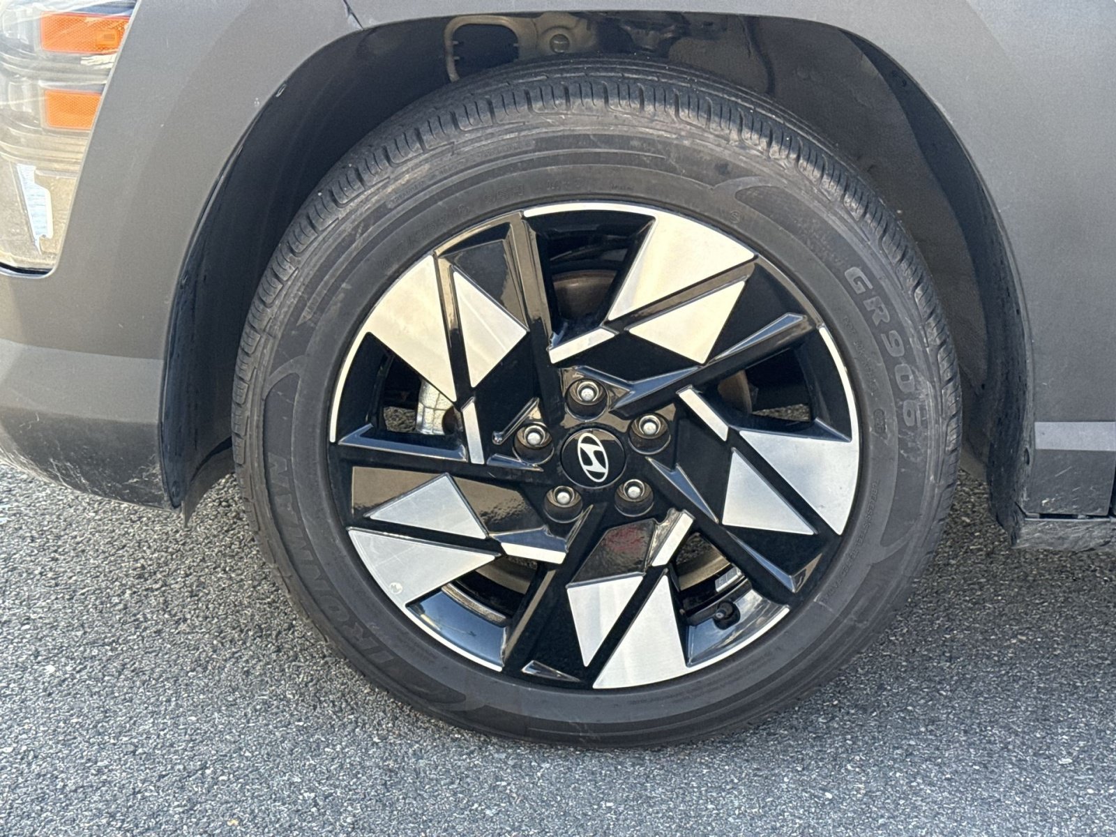 Used 2025 Hyundai Kona SEL FWD image 12