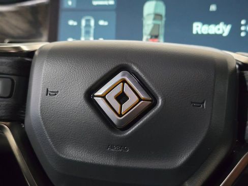 Used 2022 Rivian R1T Launch Edition image 18