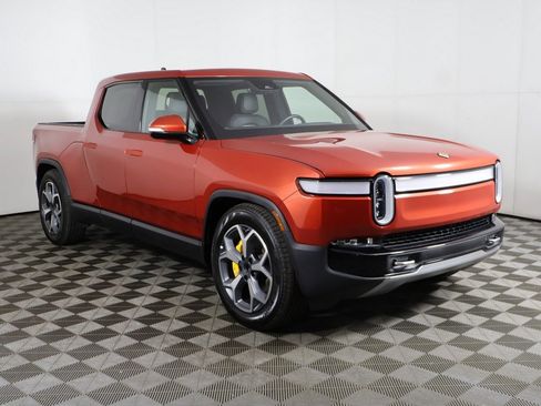 Used 2022 Rivian R1T Adventure image 2