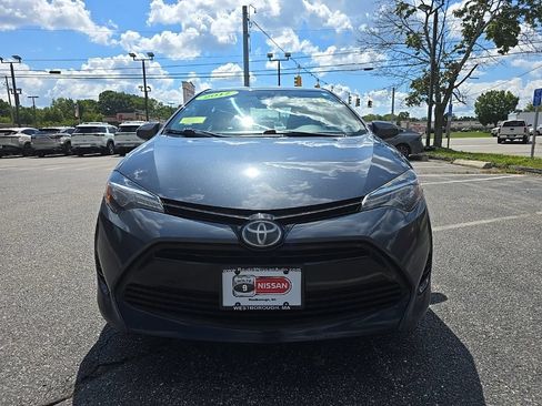 Used 2017 Toyota Corolla LE w/ Carpet Mat Package (TMS) FWD image 2