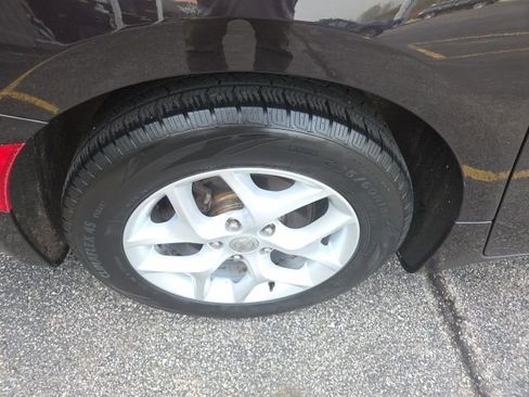 Used 2018 Chrysler Pacifica Touring-L Plus w/ Tire & Wheel Group image 35