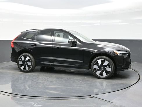Used 2023 Volvo XC60 T8 Ultimate w/ Climate Package image 8