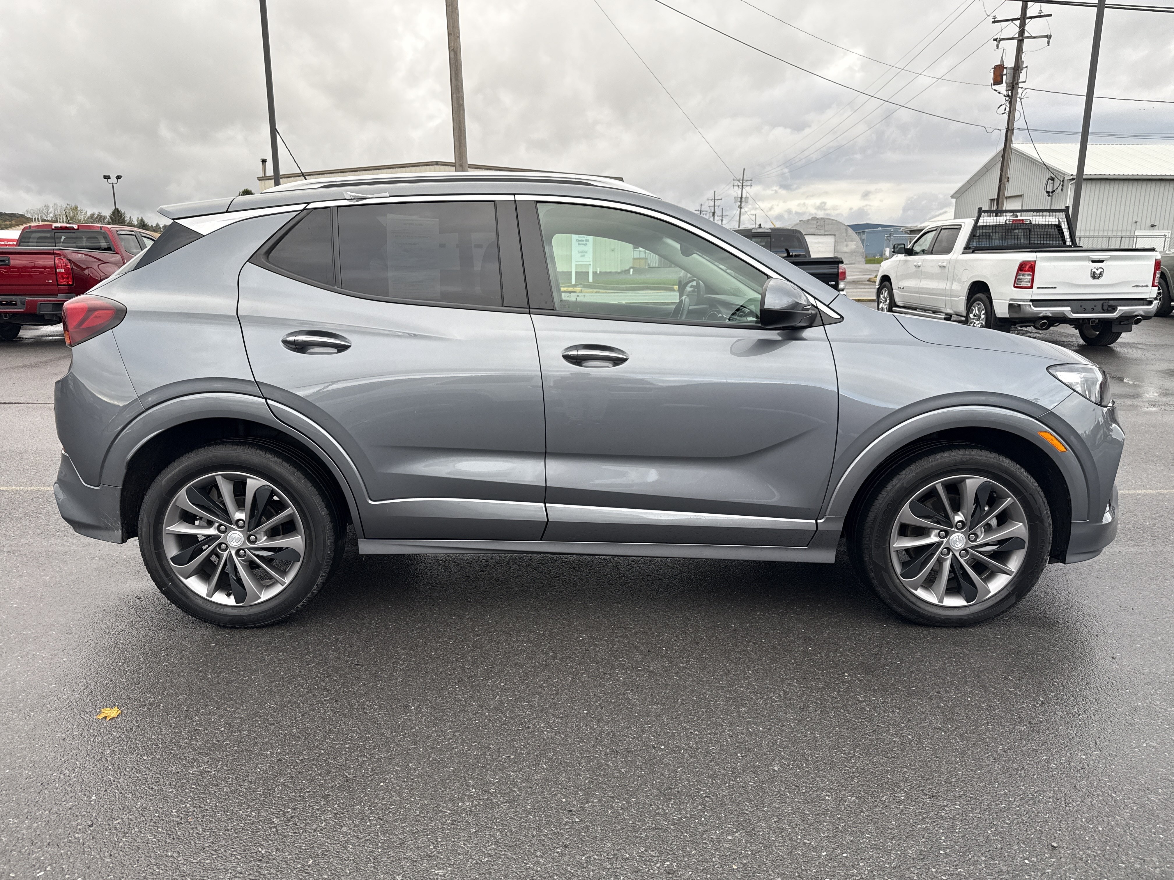Used 2022 Buick Encore GX Select w/ Sport Touring Package FWD image 12