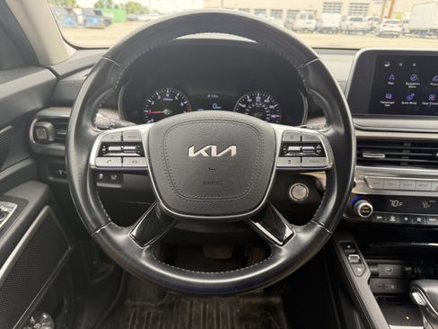 Used 2022 Kia Telluride EX w/ EX Premium Package FWD image 17