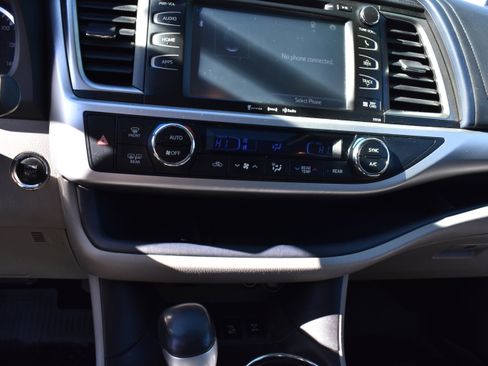 Used 2016 Toyota Highlander XLE image 20