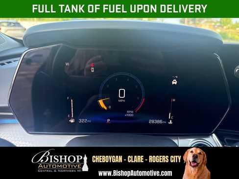 Used 2025 Chevrolet Trax LT FWD image 2