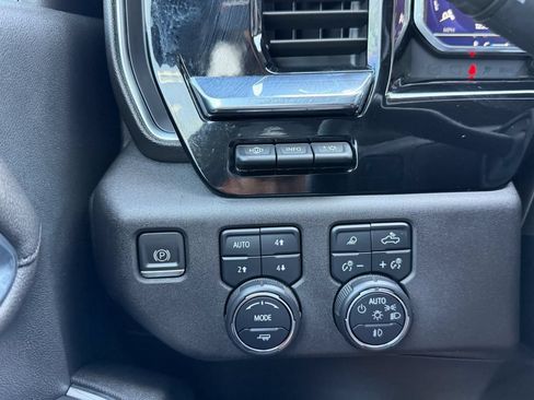 Used 2024 Chevrolet Silverado 3500 High Country w/ High Country Premium Package AWD/4WD image 27