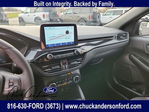 New 2026 Ford Escape ST-Line w/ Cold Weather Package AWD/4WD image 18
