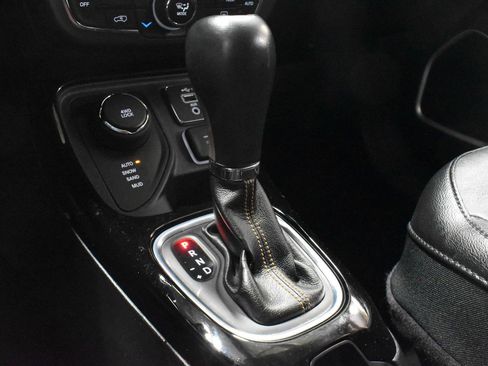 Used 2019 Jeep Compass Limited AWD/4WD image 17