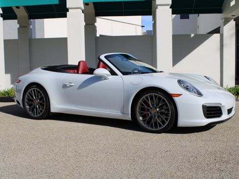 Certified 2019 Porsche 911 Carrera S image 9