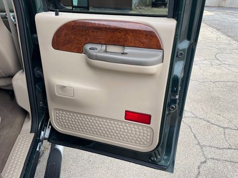 Used 2002 Ford F350 Lariat image 25