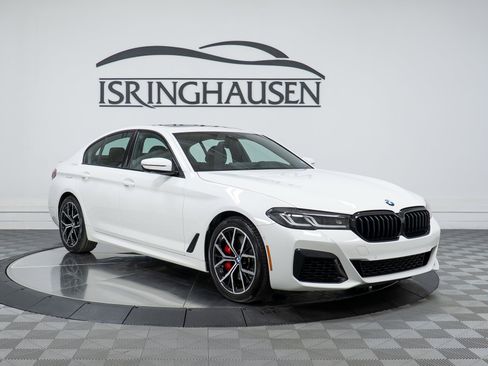 Used 2023 BMW 540i xDrive w/ M Sport Package image 3