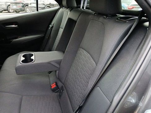 Used 2022 Toyota Corolla SE w/ SE Preferred Package image 21