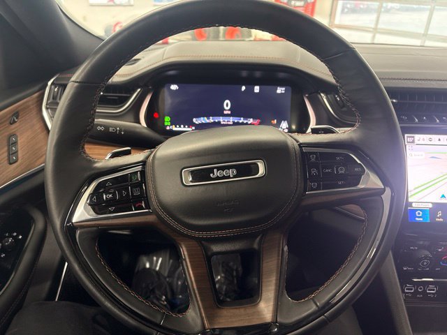 Used 2023 Jeep Grand Cherokee Summit w/ Luxury Tech Group V AWD/4WD image 36