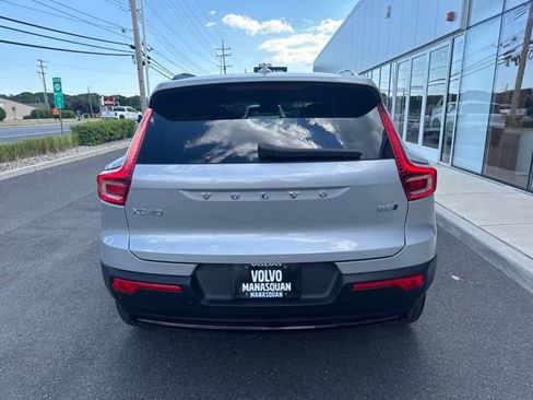 Certified 2025 Volvo XC40 B5 Plus AWD/4WD image 4