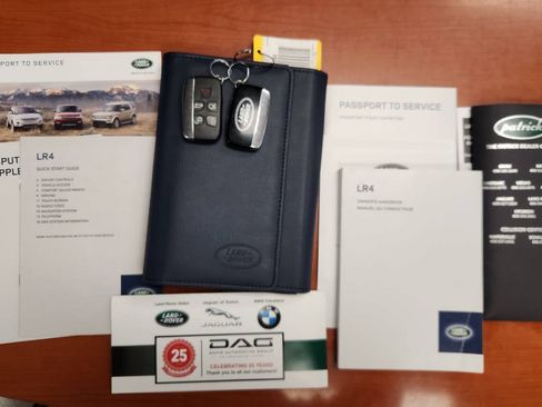 Used 2015 Land Rover LR4 HSE AWD/4WD image 18