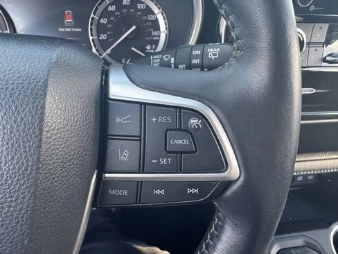 Used 2022 Toyota Highlander XLE image 21