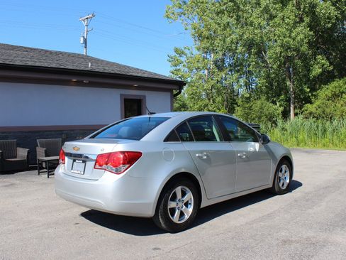 Used 2014 Chevrolet Cruze LT FWD image 4