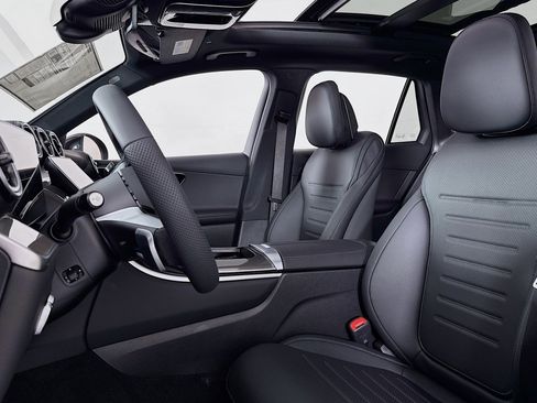 New 2026 Mercedes-Benz GLC 300 image 16