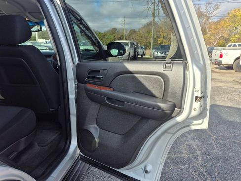 Used 2010 GMC Yukon SLE w/ Convenience Package image 20