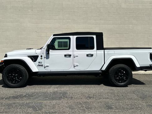 Used 2023 Jeep Gladiator Sport AWD/4WD image 7
