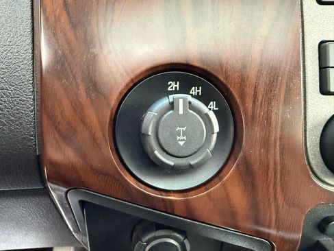 Used 2011 Ford F250 Lariat w/ Lariat Ultimate Pkg AWD/4WD image 34