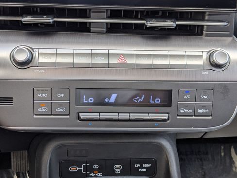 Used 2025 Hyundai Kona SEL AWD/4WD image 26