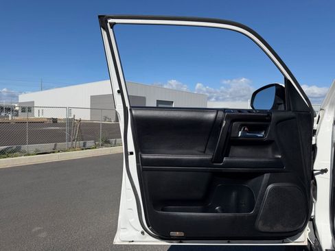 Used 2019 Toyota 4Runner TRD Off-Road Premium image 15