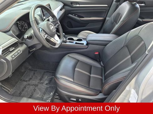 Used 2025 Nissan Altima 2.5 SR FWD image 18
