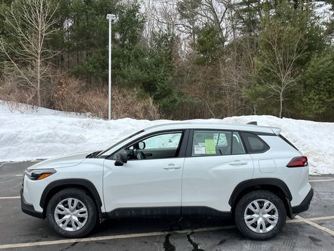 New 2026 Toyota Corolla Cross L image 2