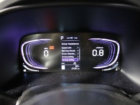 Used 2025 Kia Soul LX w/ LX Technology Package FWD image 11