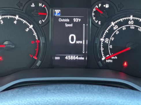 Used 2024 Toyota 4Runner SR5 AWD/4WD image 17