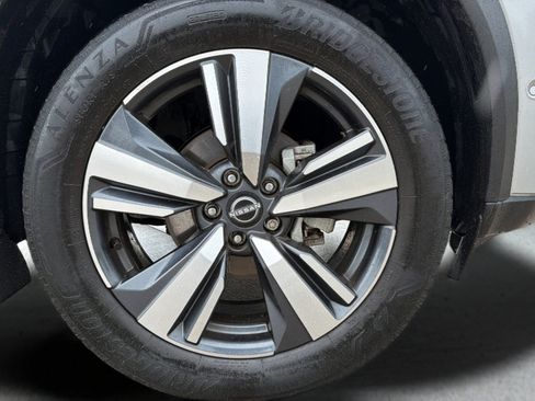 Certified 2023 Nissan Rogue SL w/ SL Premium Package AWD/4WD image 24