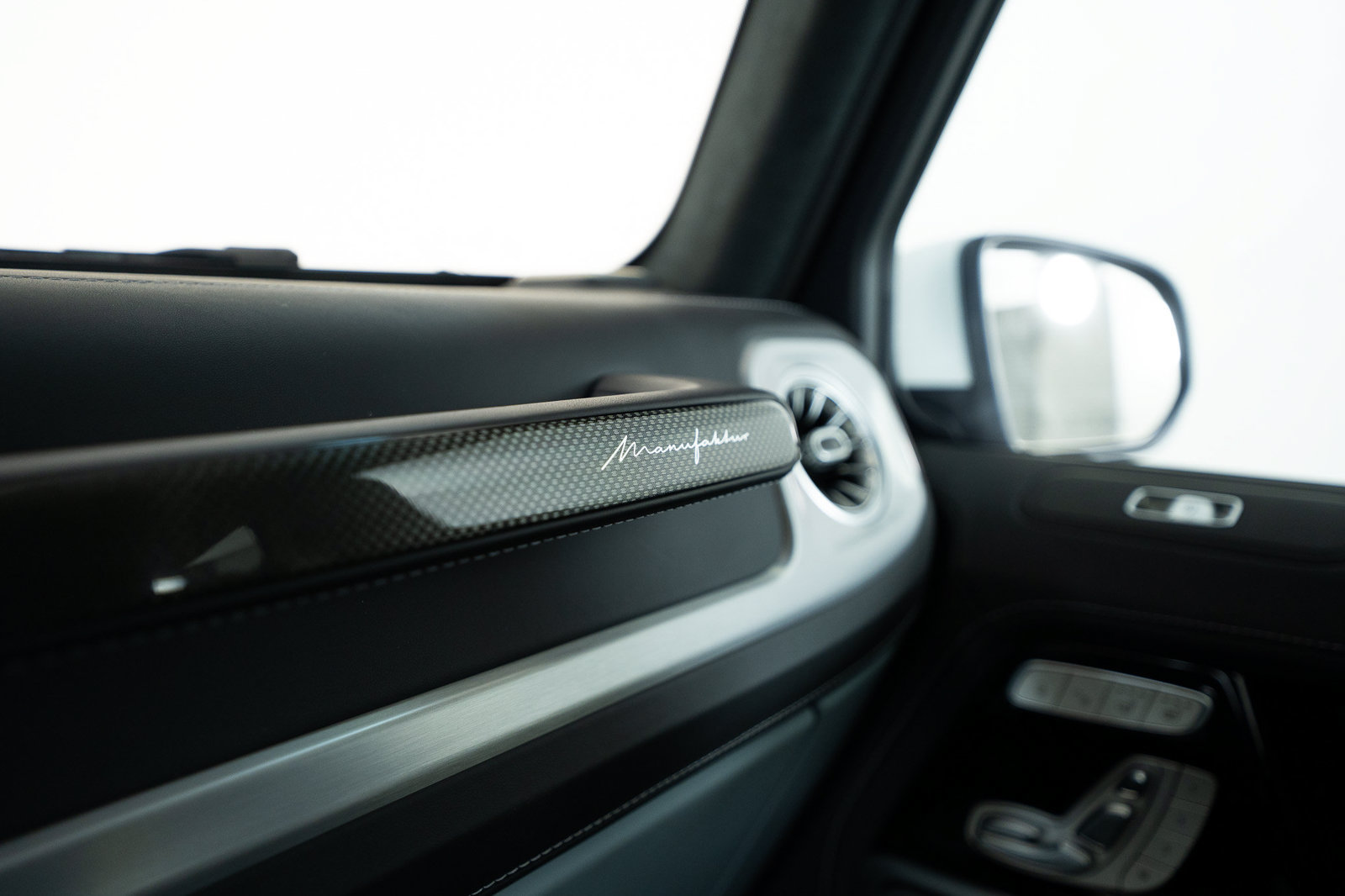 Used 2025 Mercedes-Benz G 63 AMG 4MATIC image 33